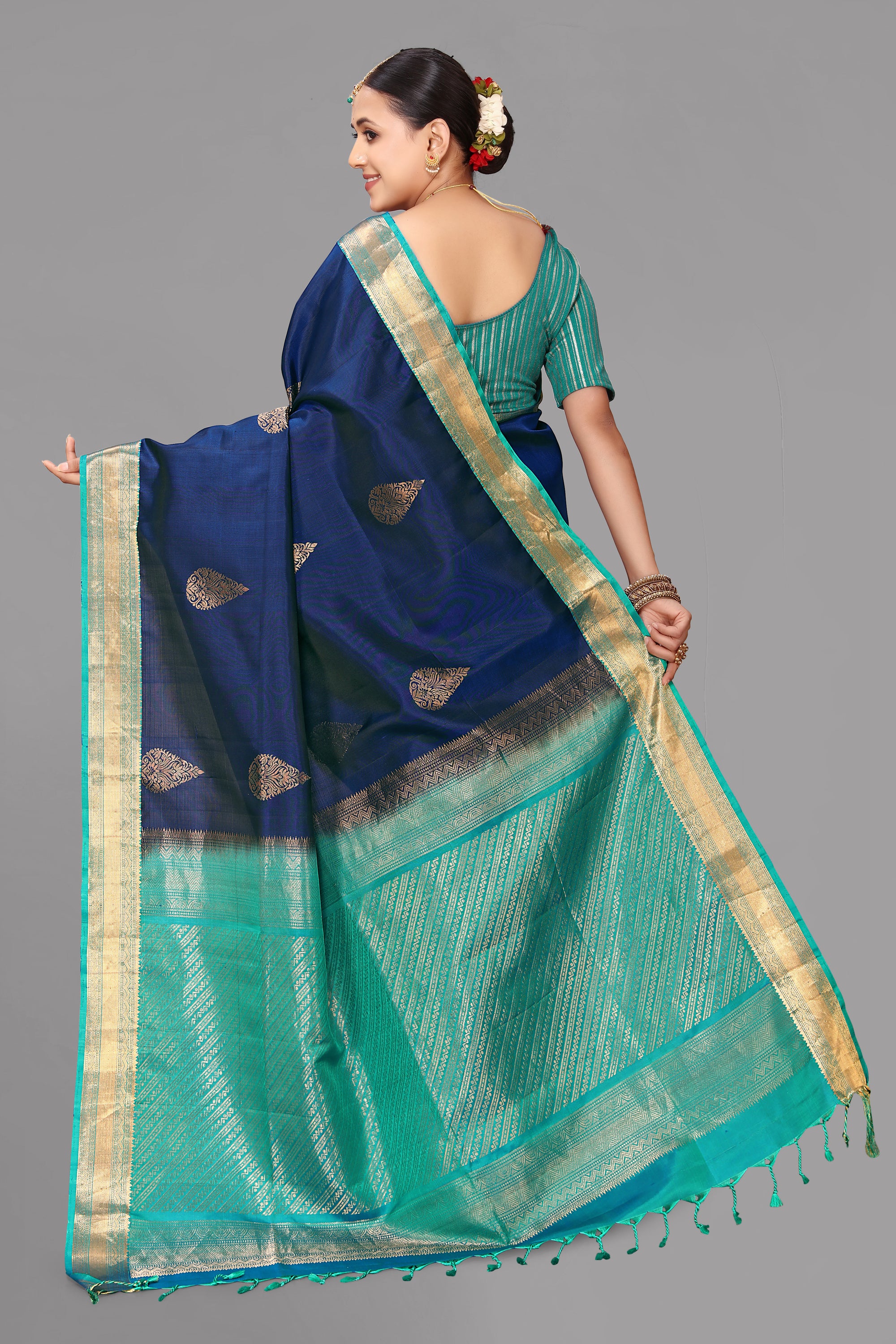 Navy blue soft silk kanjivaram saree
