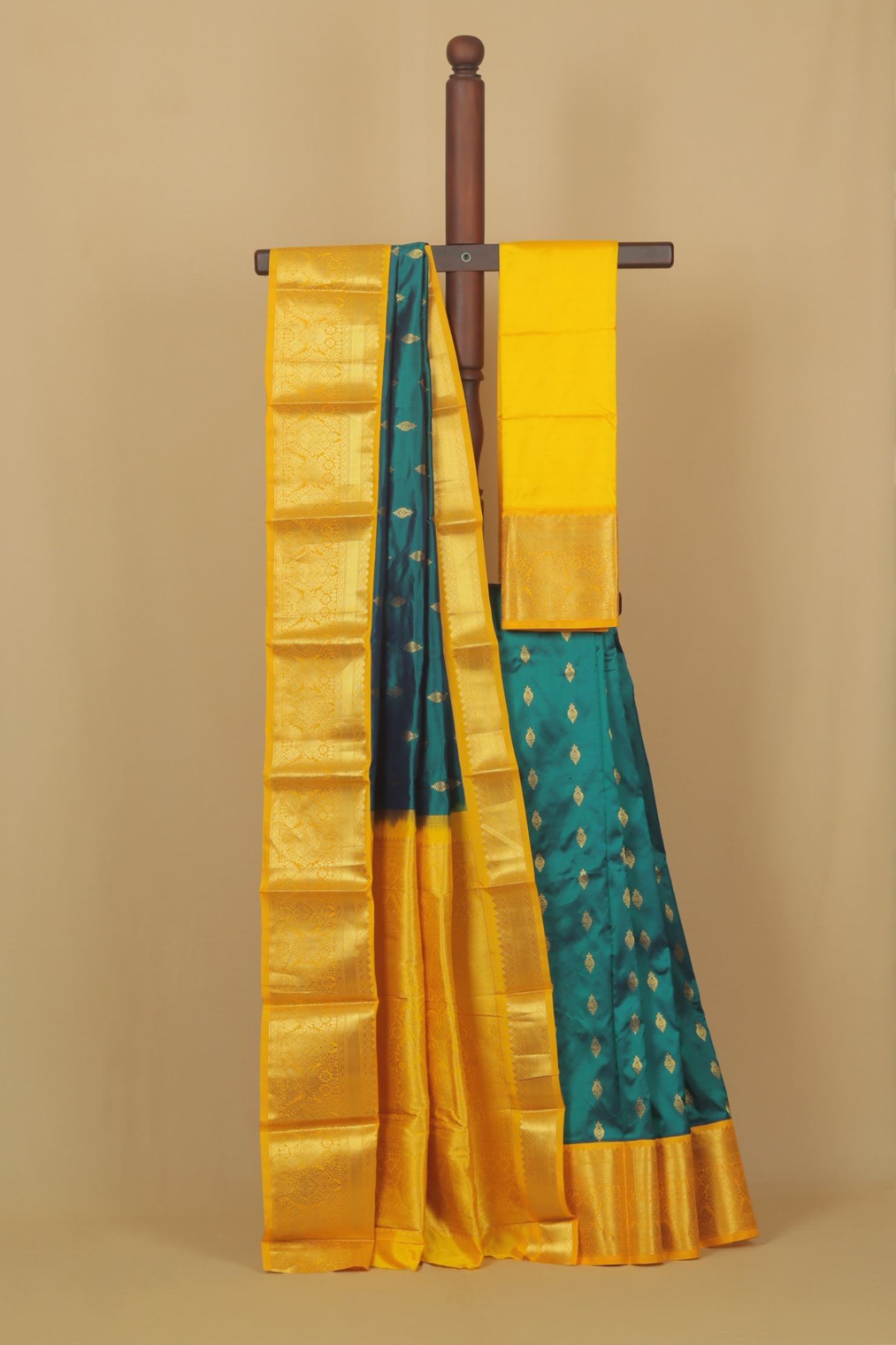 Emerald green silk kanjivaram saree