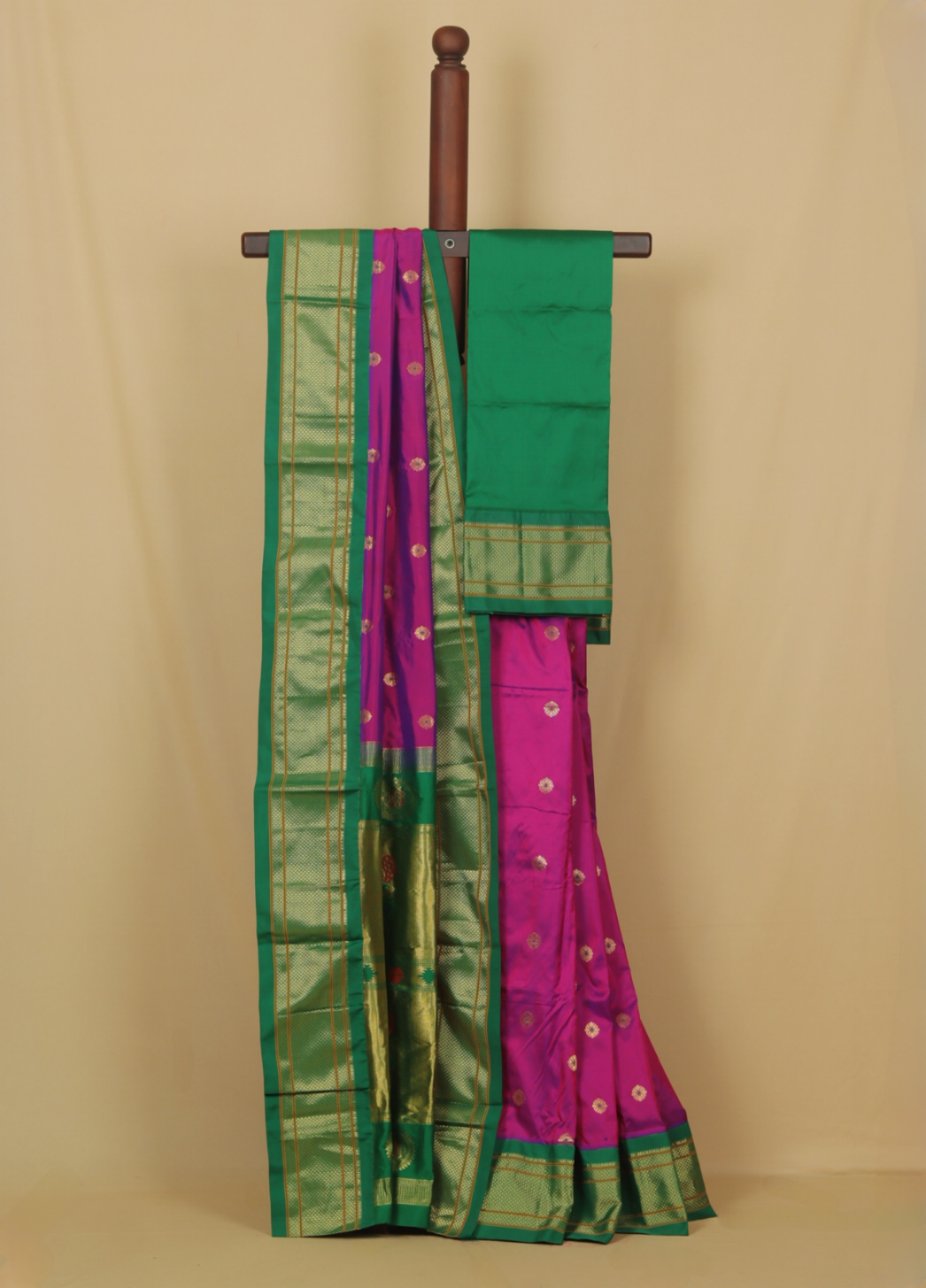 Majenta silk paithani saree