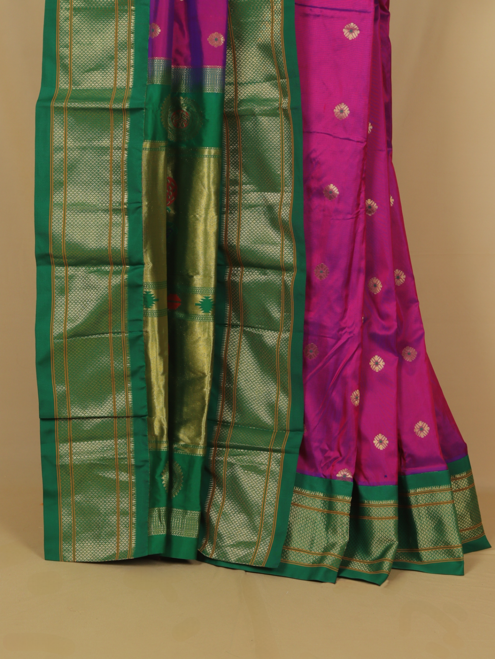 Majenta silk paithani saree