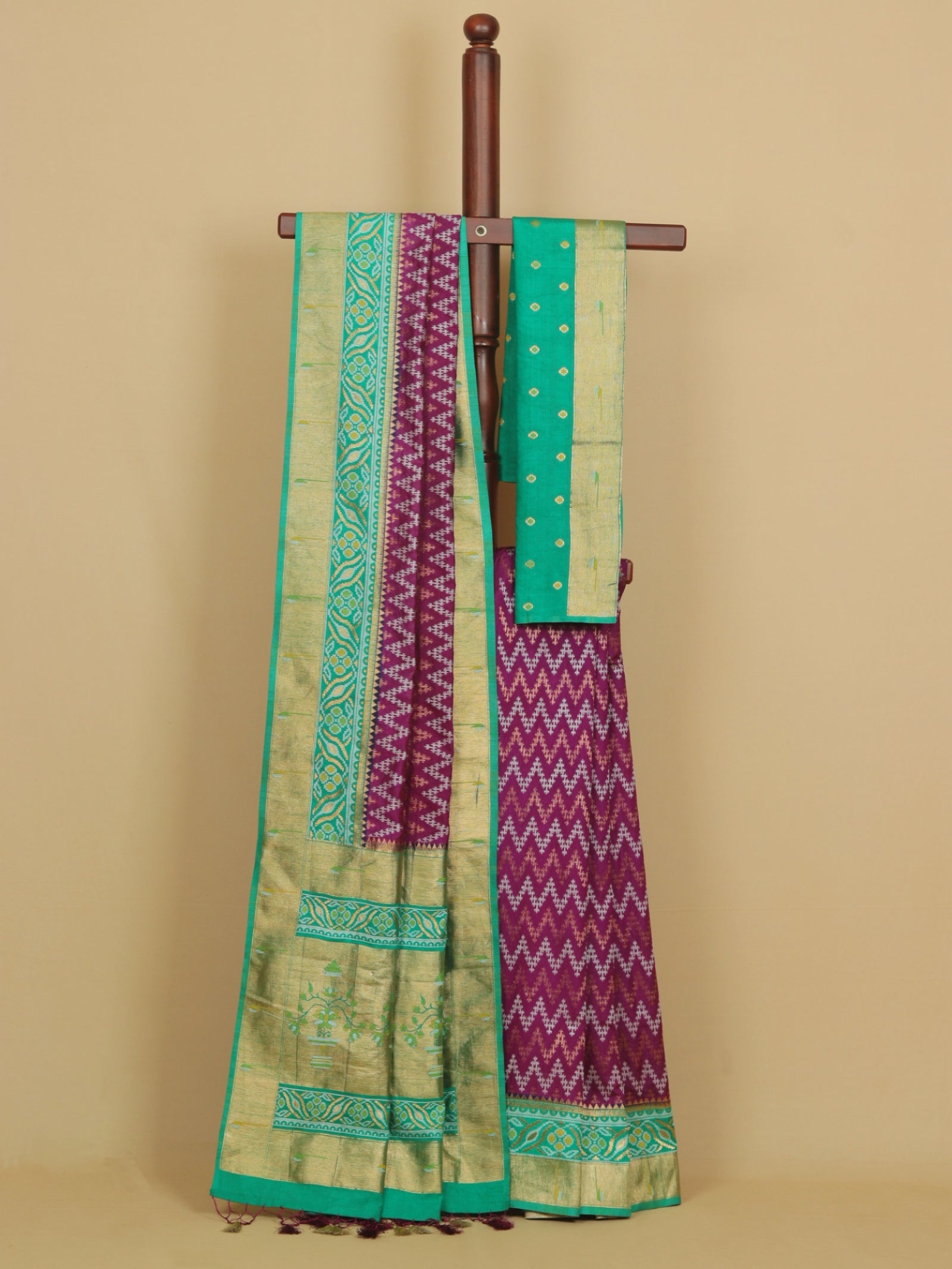 Purple majenta ikkat saree