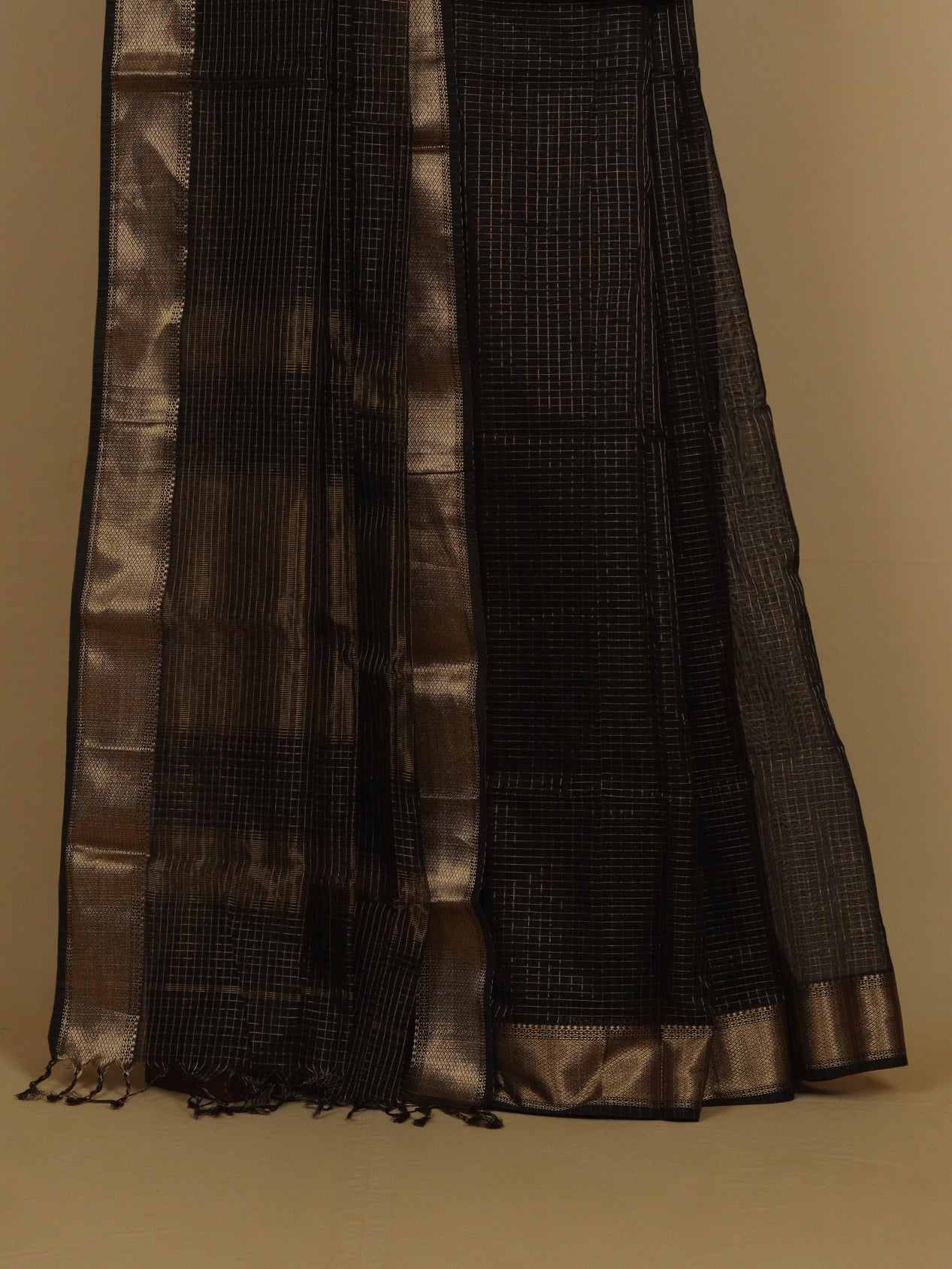 Black silk cotton maheshwari saree