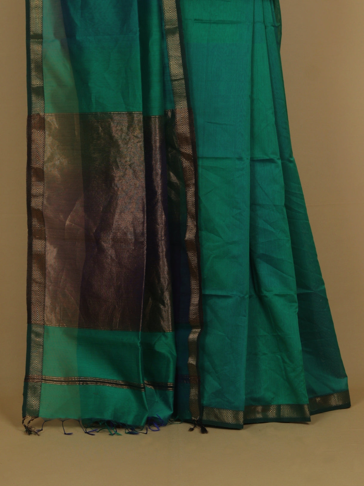 Emerald green cotton silk maheshwari saree
