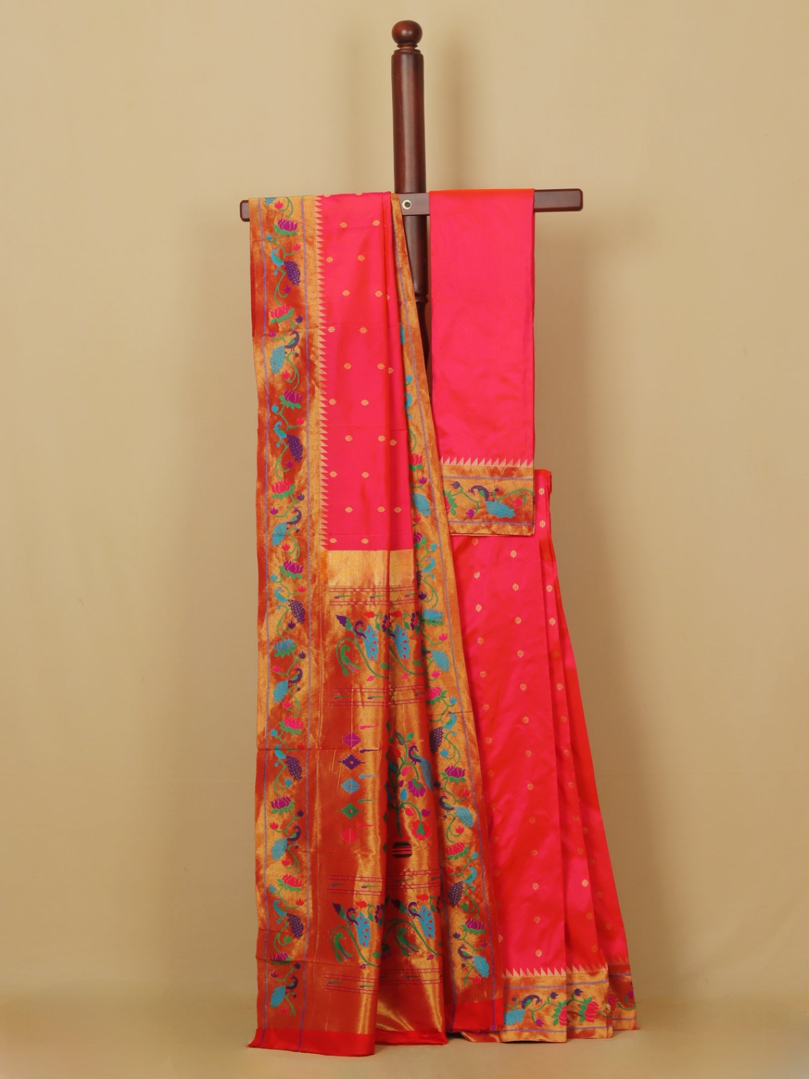 Peachish rani fancy border paithani silk saree