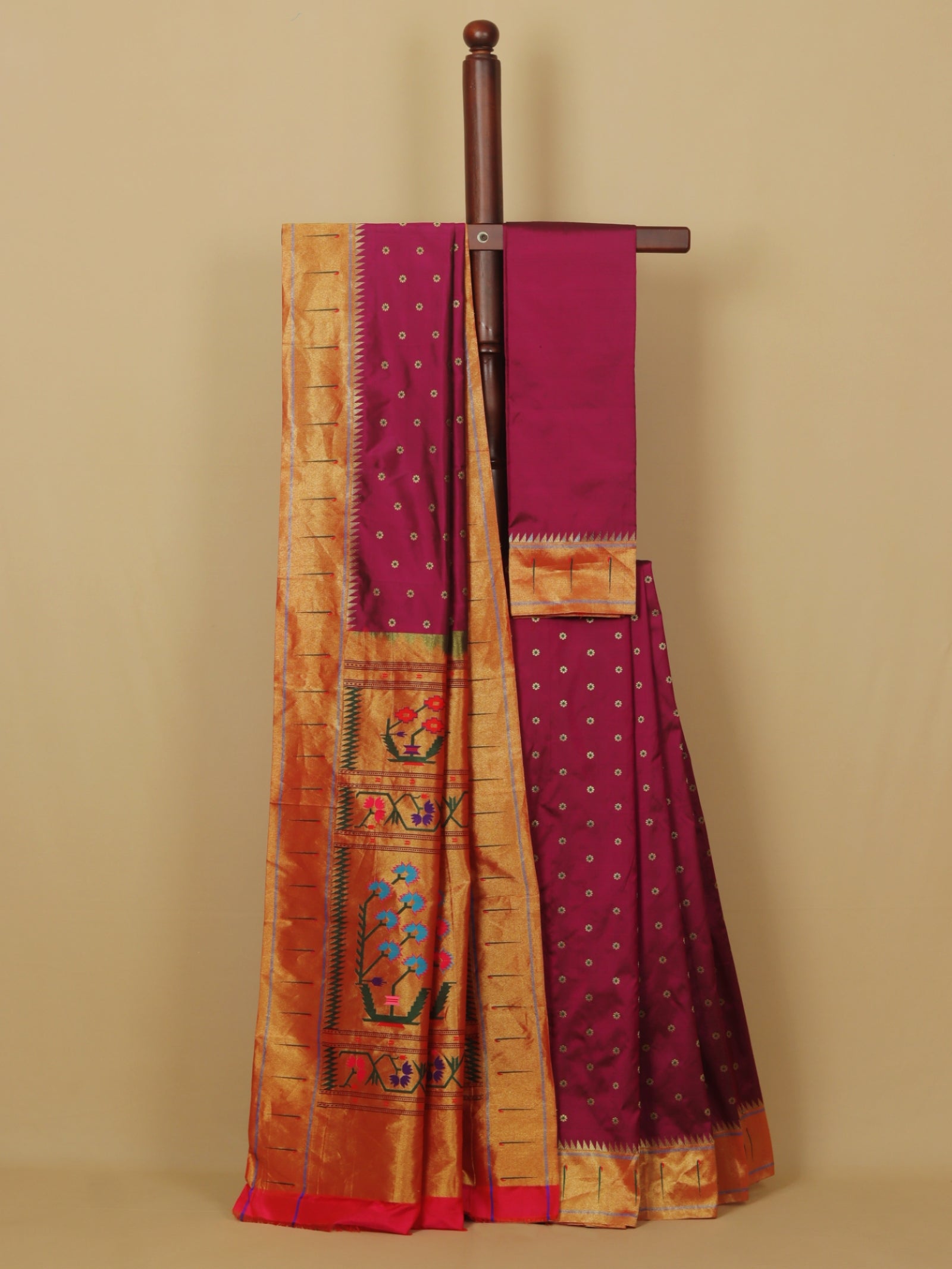 Majenta munia paithani saree