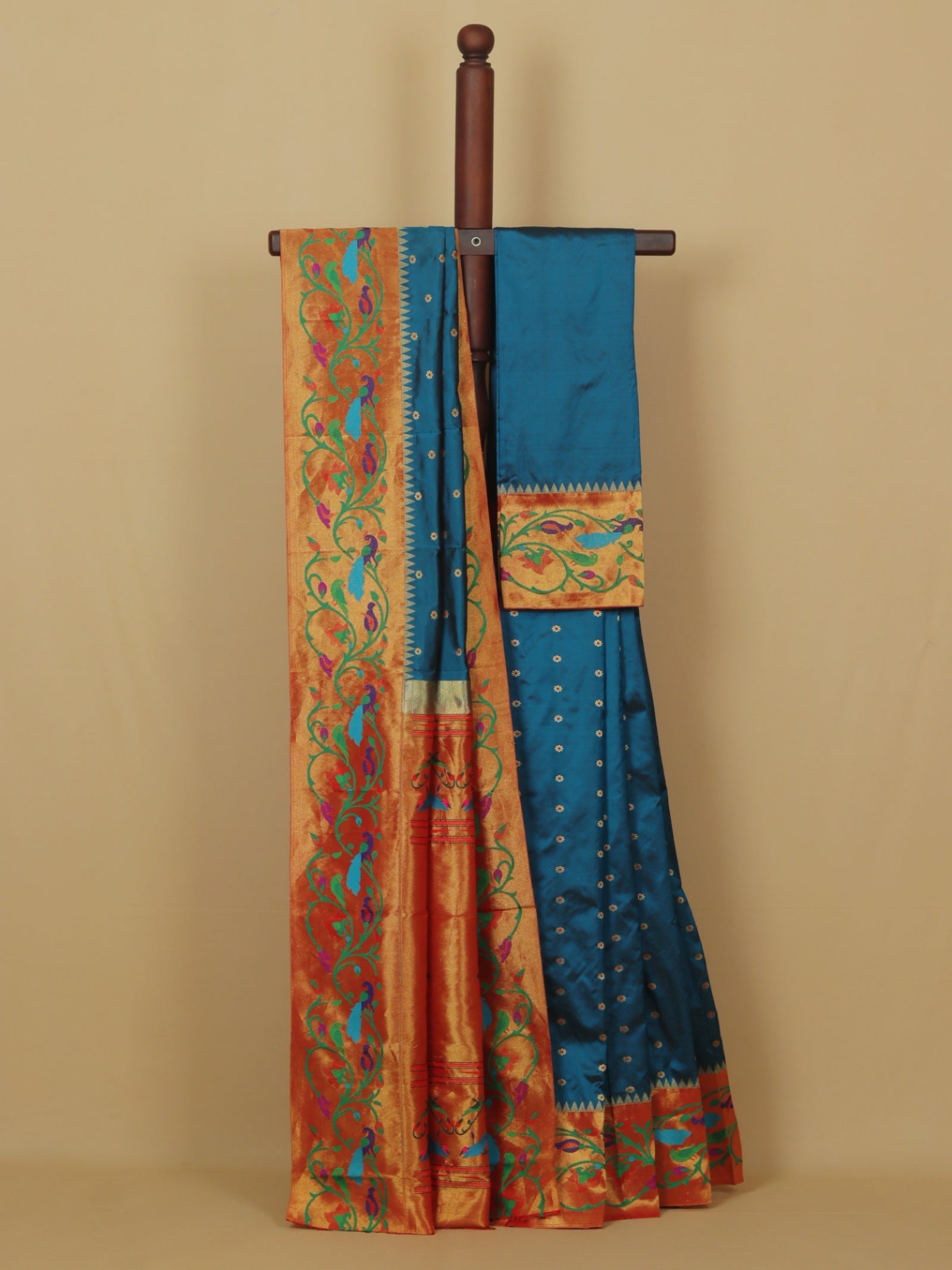 Short Rama fancy border paithani saree
