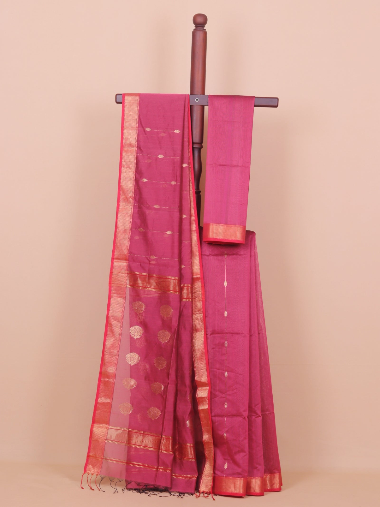 Gajari premium maheshwari saree