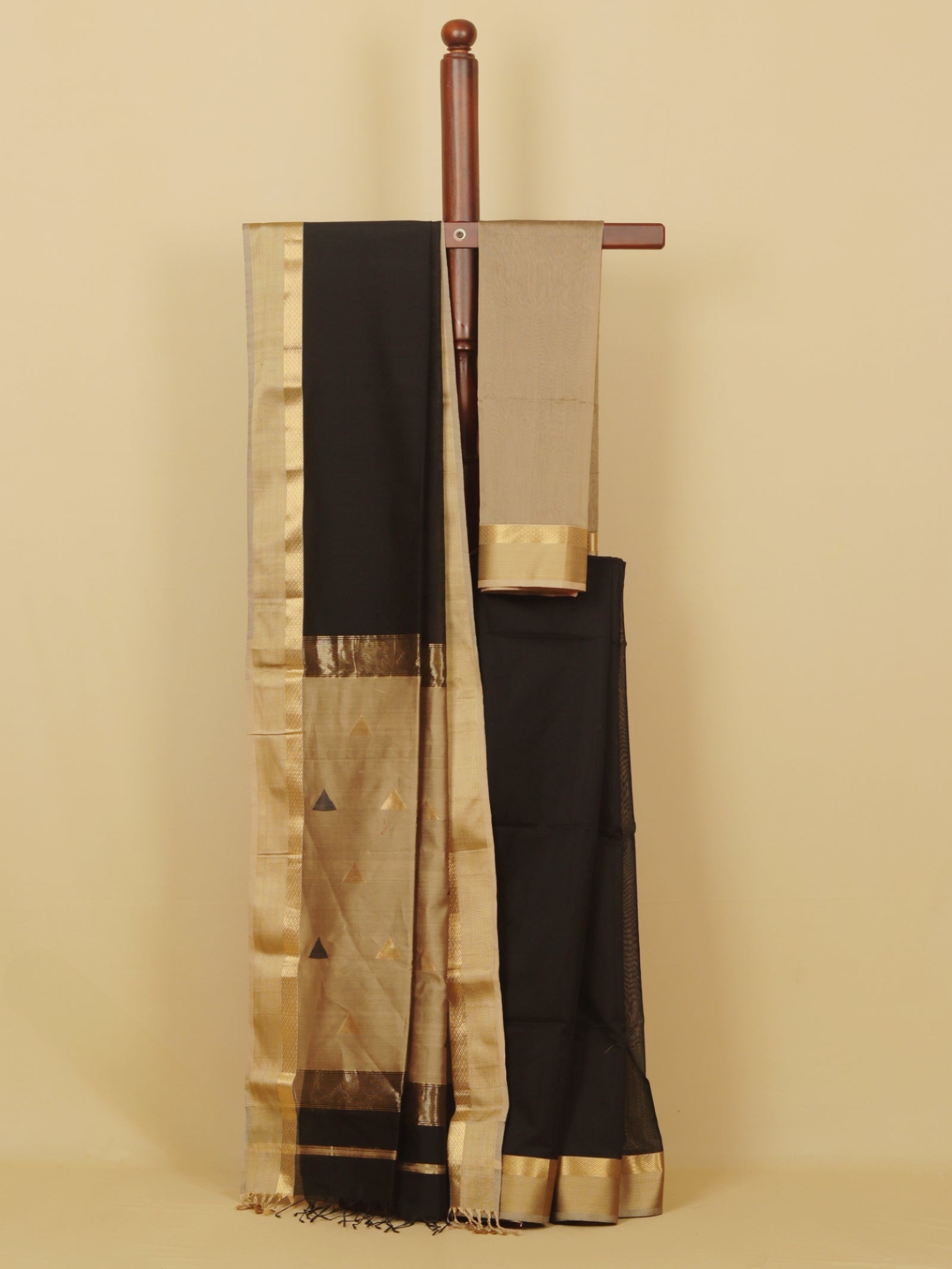 Black premium maheshwari saree