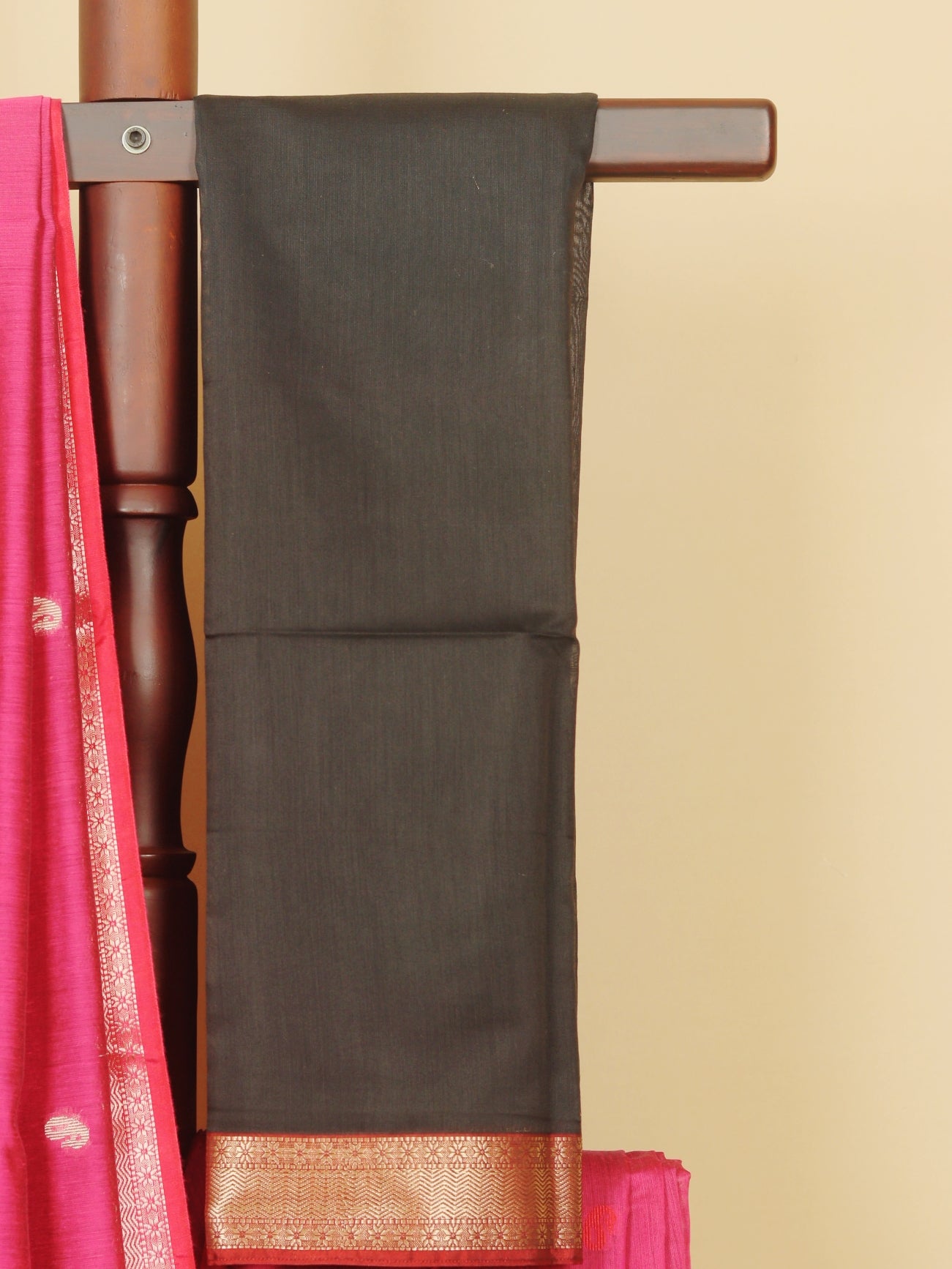 Rani pink maheshwari saree