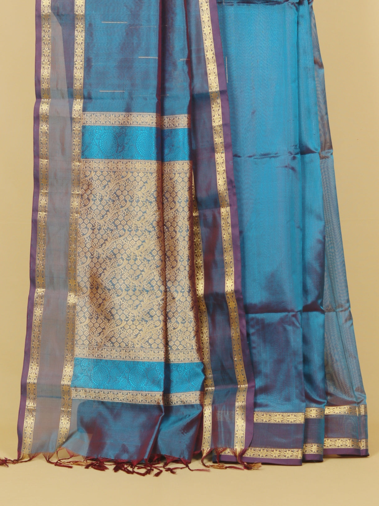 Short peacock peshwai silk saree