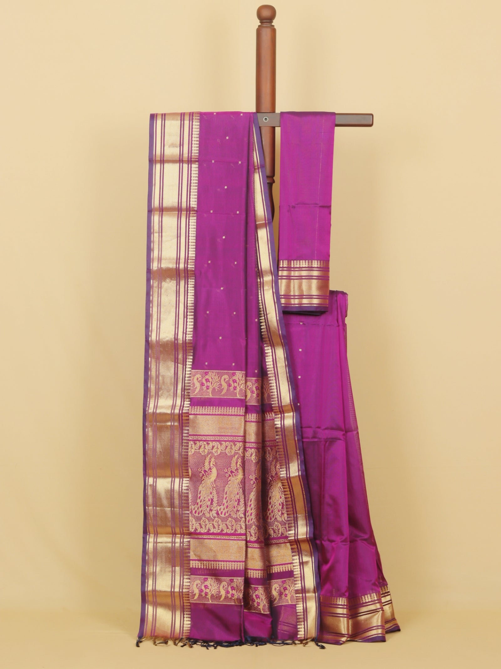 Majenta peshwai silk saree