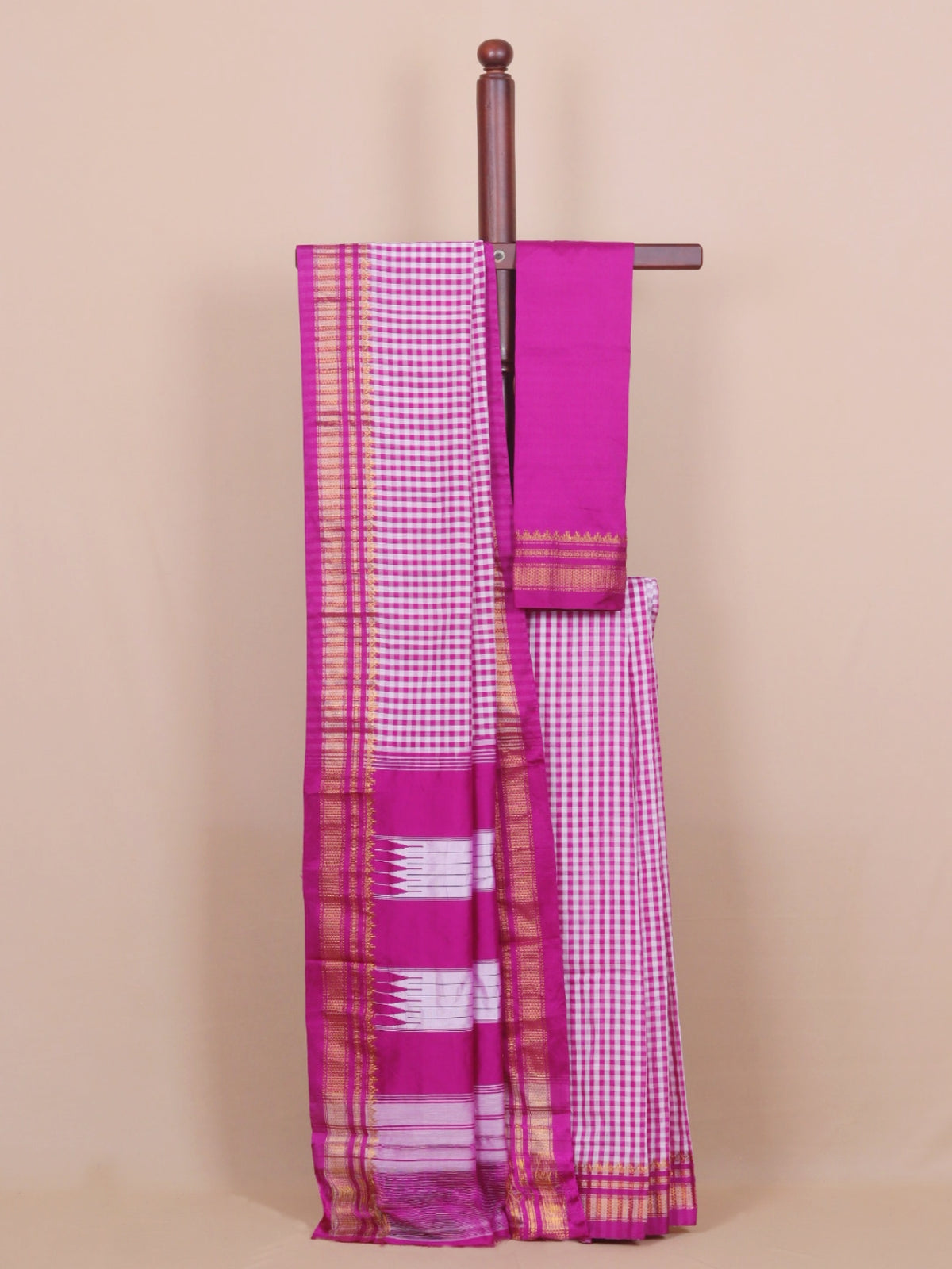 Majenta checks ilkal saree