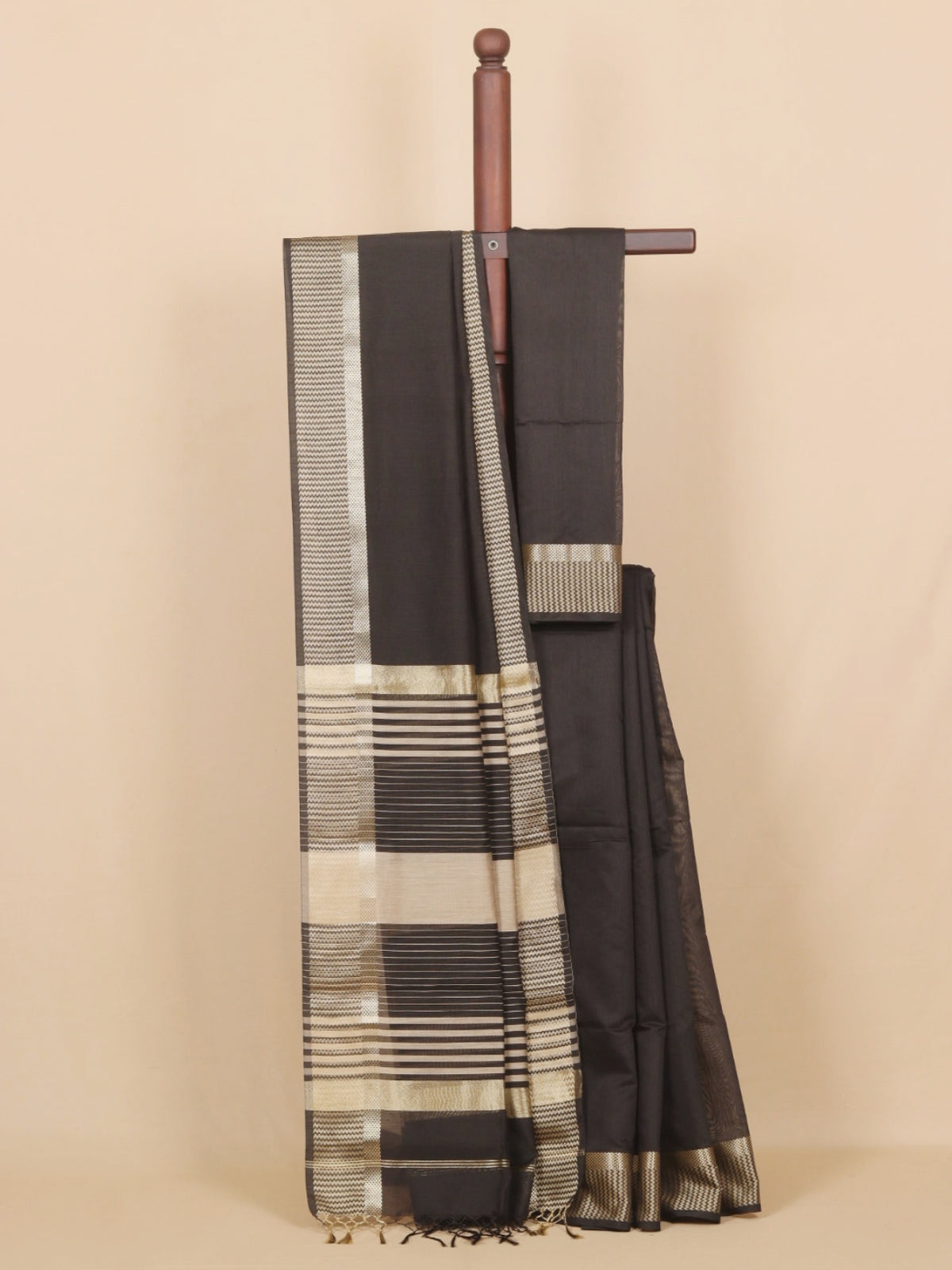 Black maheshwari saree