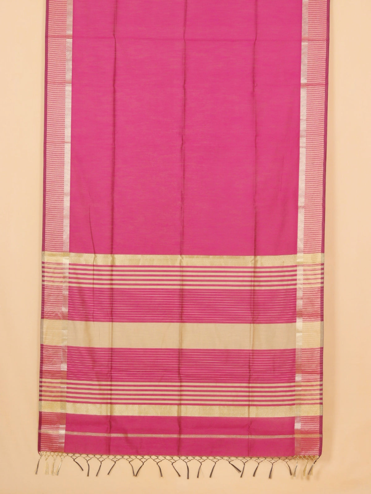 Majenta maheshwari saree