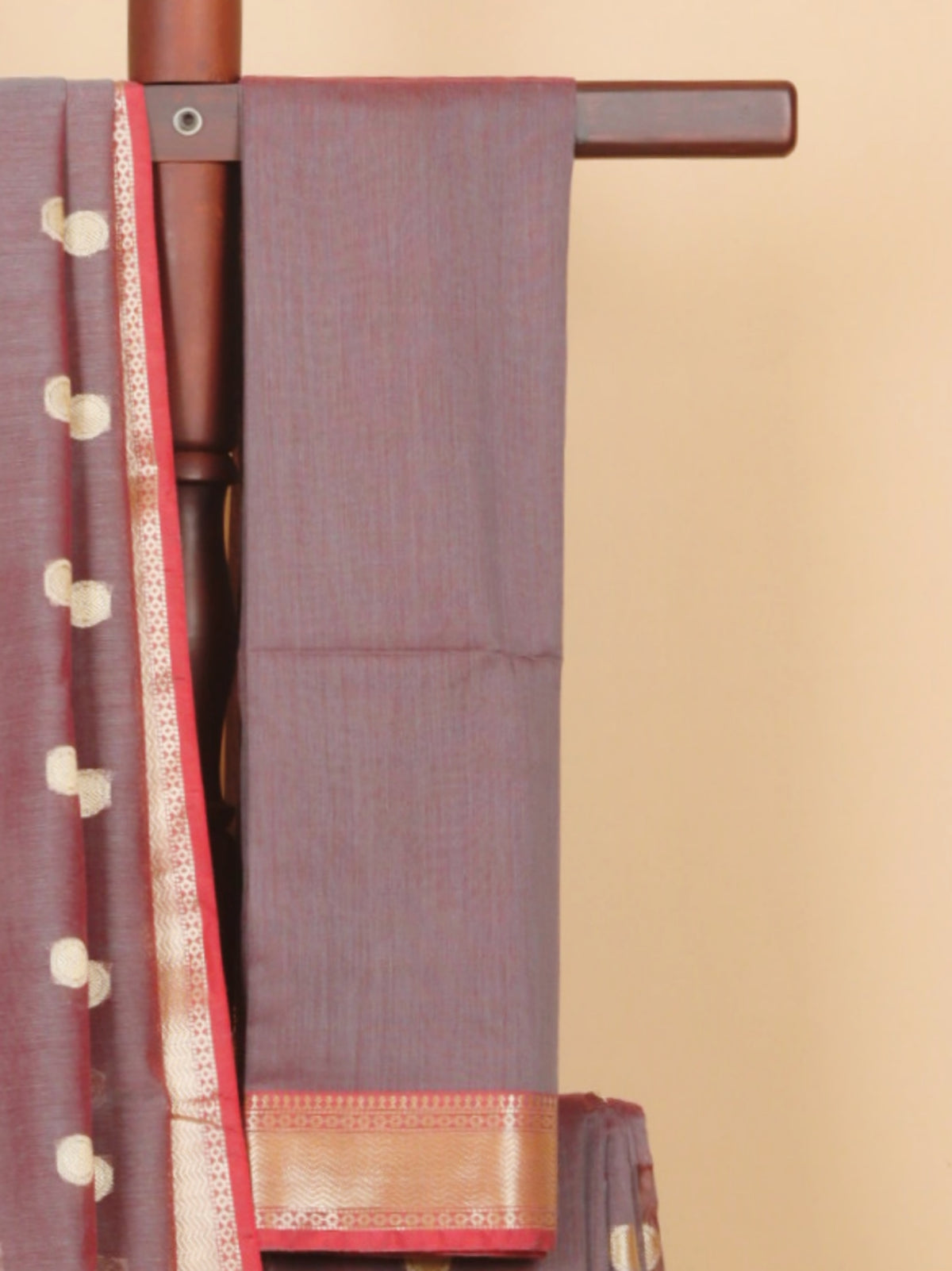 Dual tone reddish grey maheshwari saree