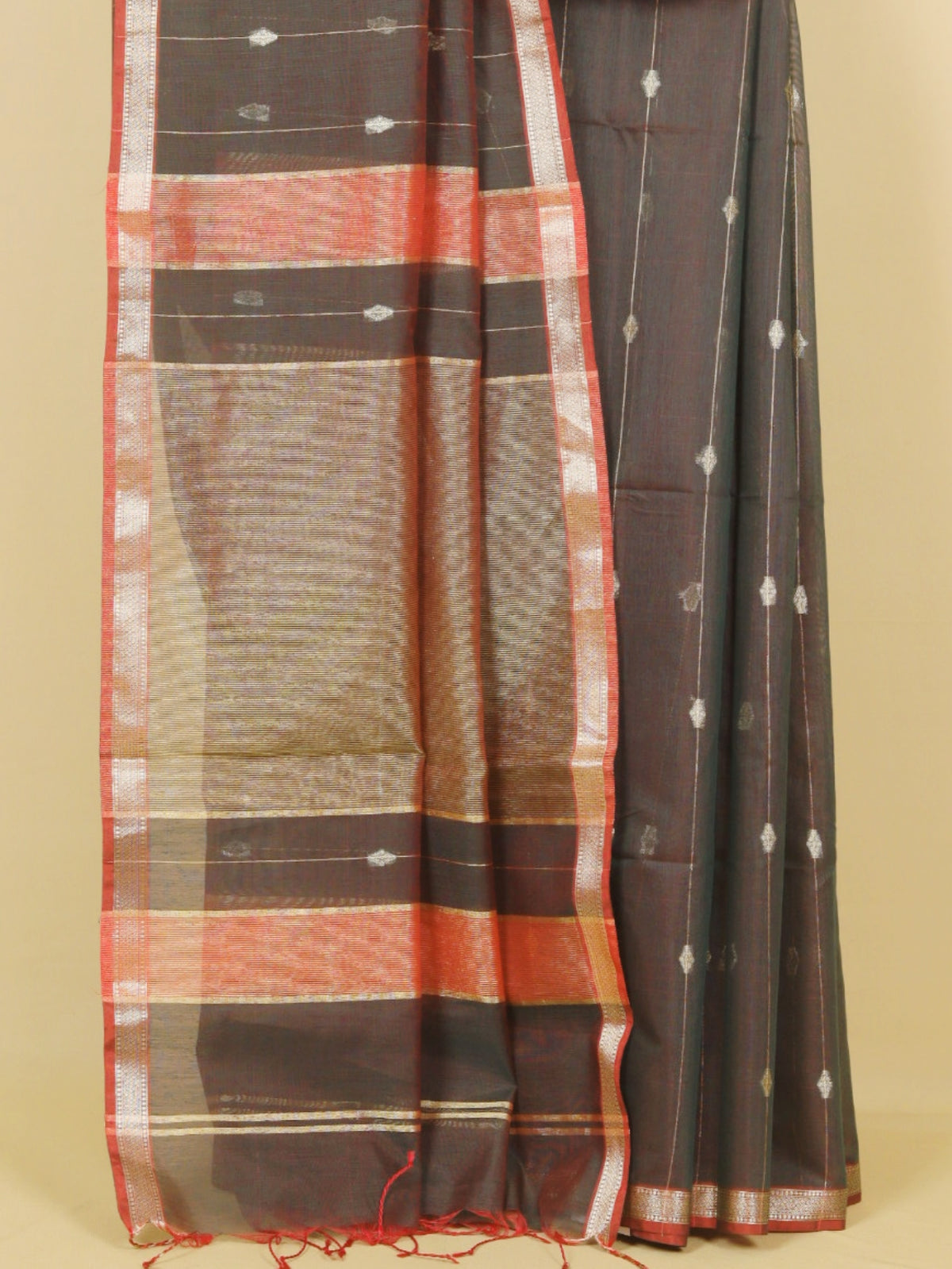 Dual tone anjeeri green maheshwari saree