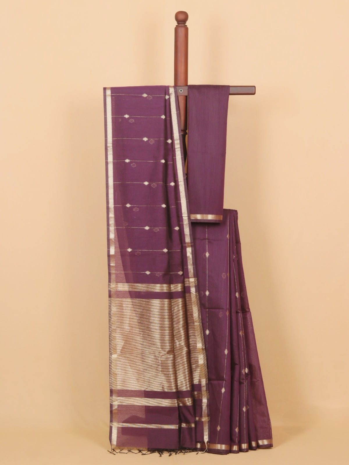 Wine self maheshwari saree