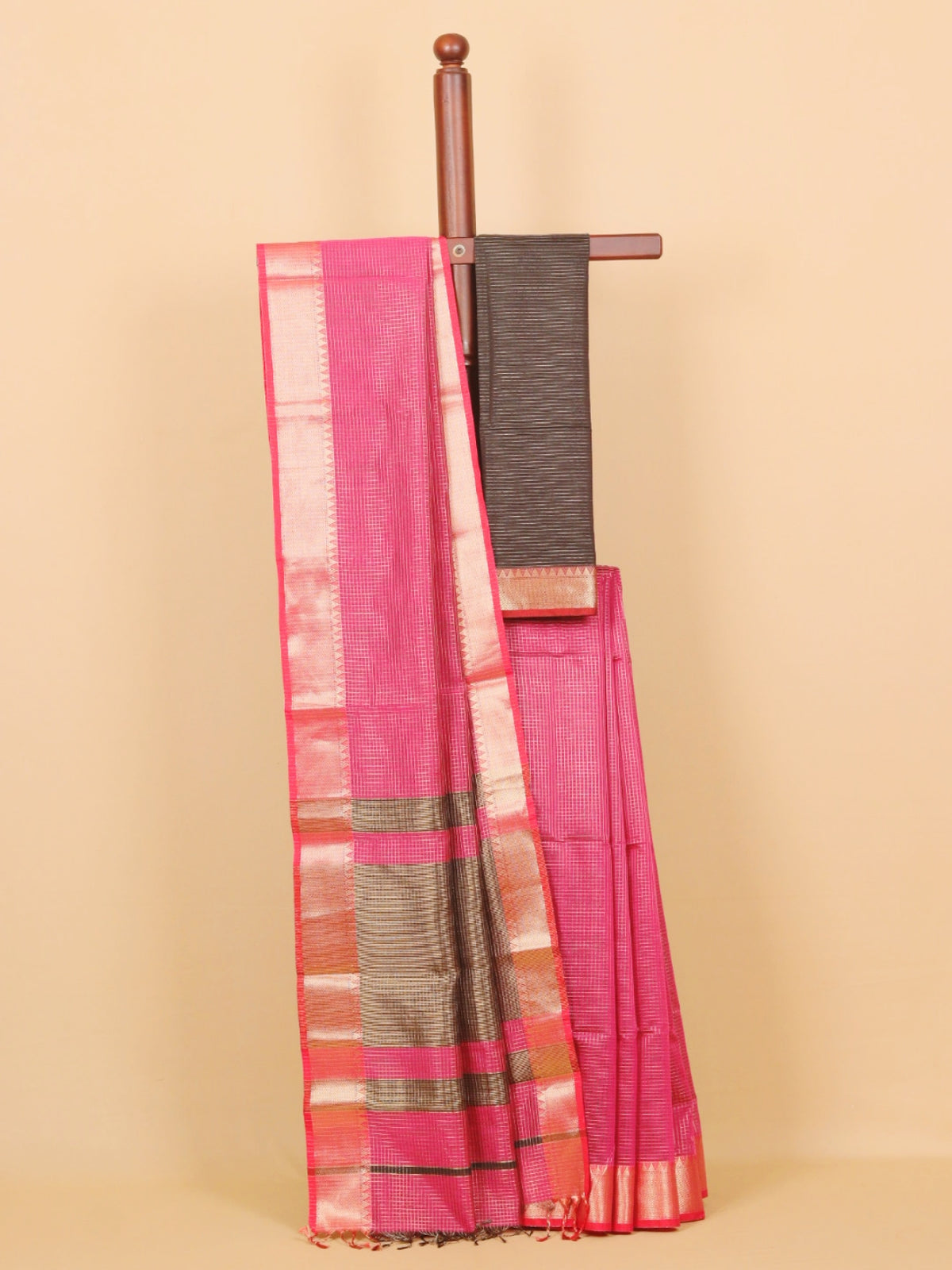Gajari pink zari checks maheshwari saree