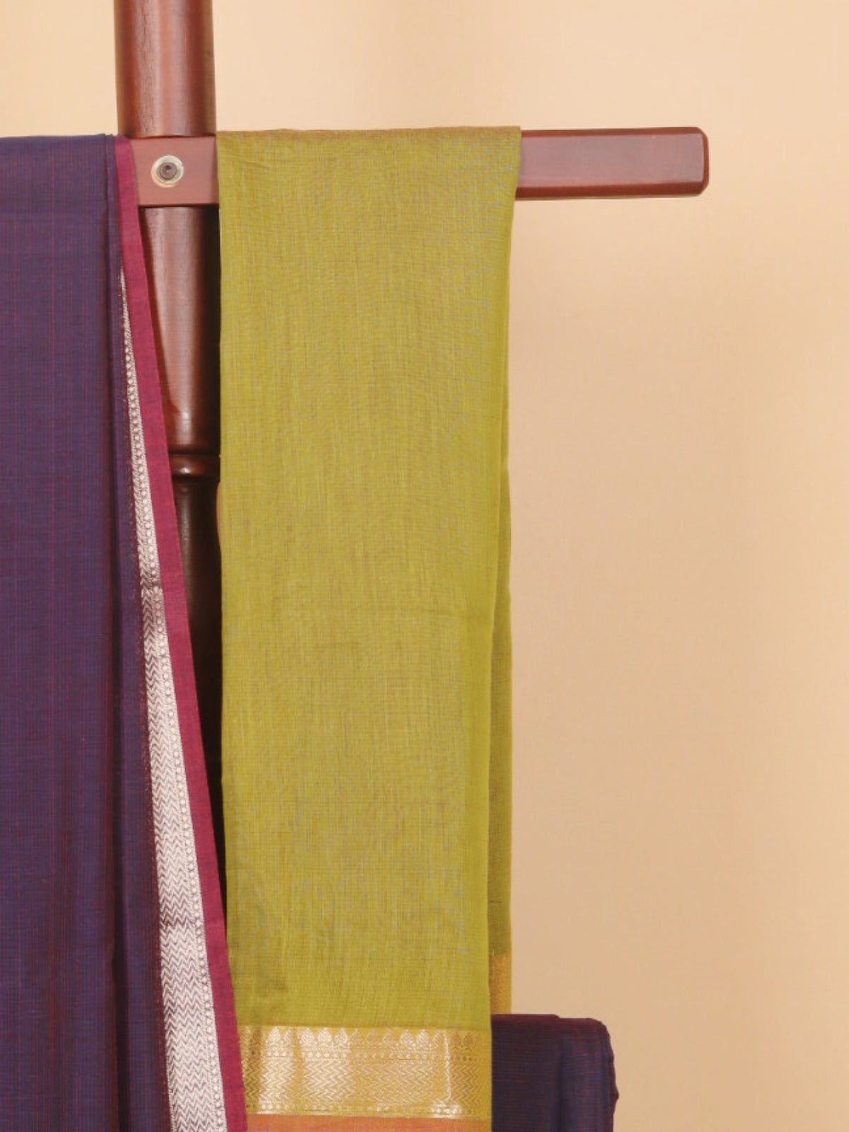 Wine maheshwari saree
