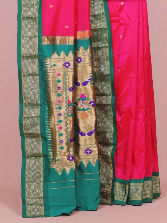 Rani pink by green paithani saree