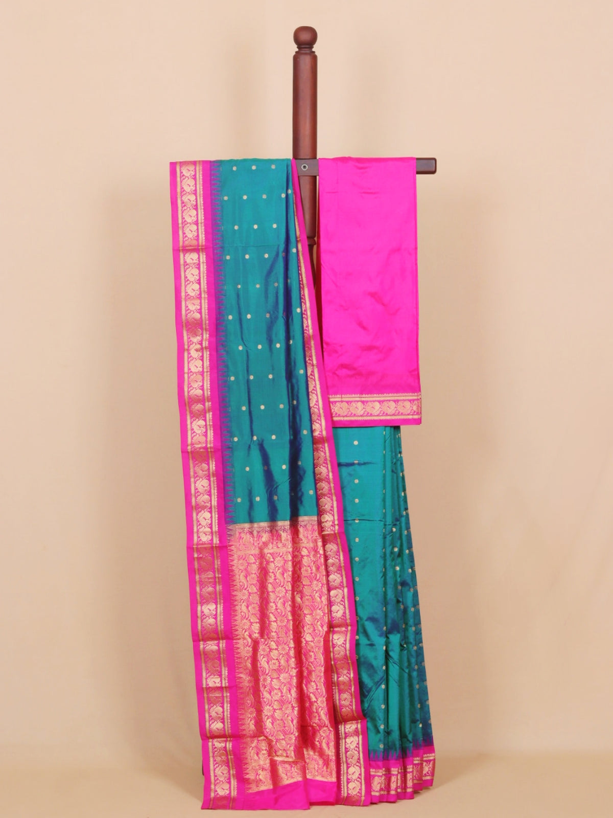 Dual tone sapphire by rani gadhwal saree