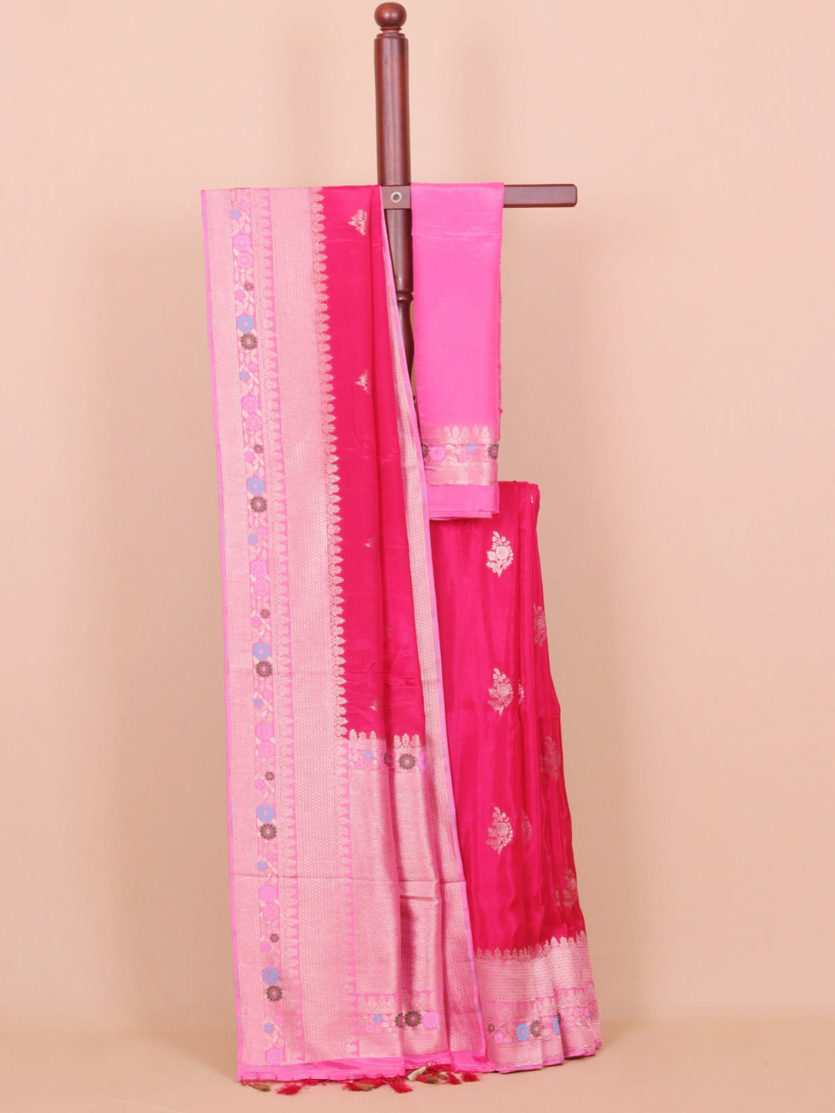 Rani pink by pink viscose crepe big border saree