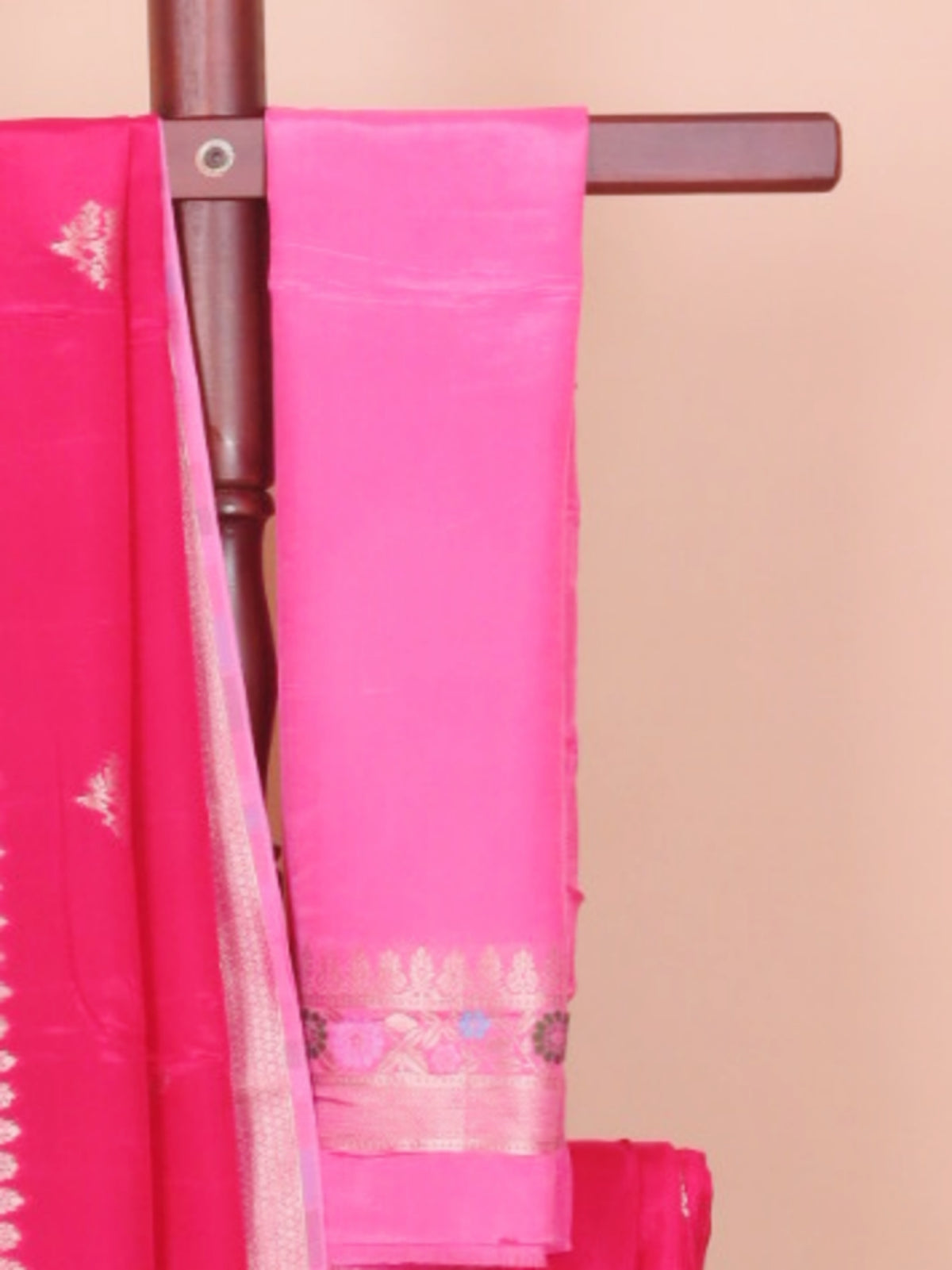 Rani pink by pink viscose crepe big border saree