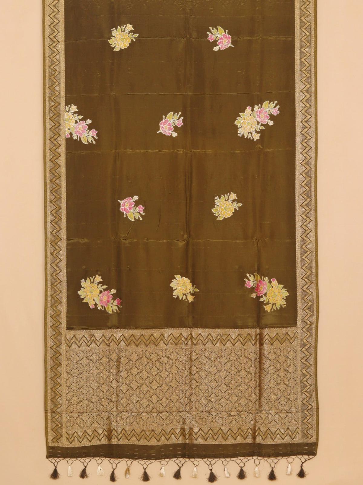 Mendi viscose crepe fancy buties saree